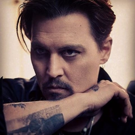 Откровения звезд: Джордж Клуни спал с козами, Джонни Депп изменял, а Карла Бруни уничтожала жен