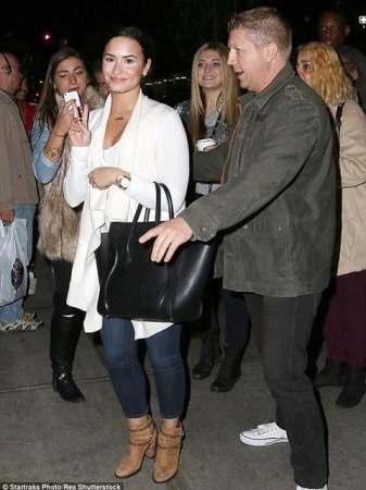 Американская певица опозорилась на глазах у поклонников (фото)