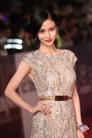 Китайская актриса подверглась проверкам из-за подозрительно красивого лица (фото)