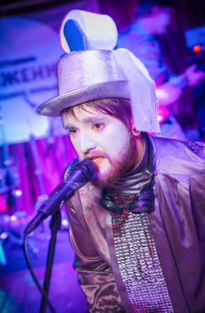 Музыканты из "КАКАХи" обмазывают мукой и поют о макаронах (фото,видео)