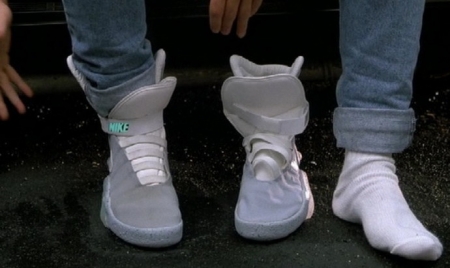 Путешествия главного героя "Назад в будущее": ожидание и реальность (фото,видео)