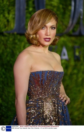 Время для новой прически: как челка изменила Джоли, Беллучи и Крус (фото)