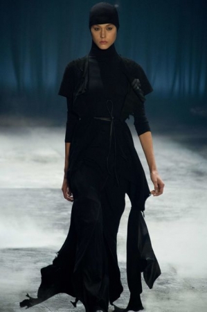 Показ мод в Бразилии: собаки на подиуме и мужчины в колготках (фото)