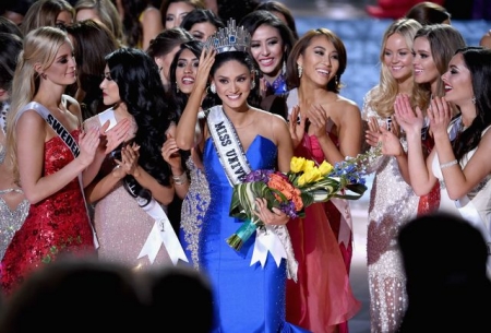 Что известно о "Мисс Вселенная-2015": любительница сладкого и "связи" с президентом Филиппин (фото)