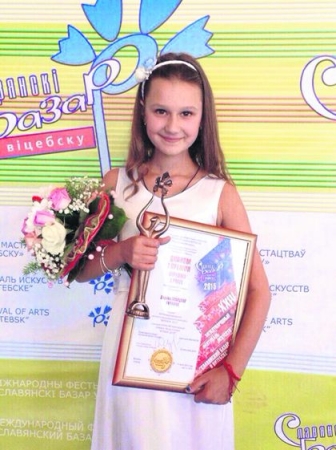 10-летняя жительница Харькова покорила жюри известного телешоу и пела с оркестром (фото,видео)