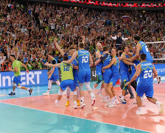 Волейбол. ЧЕ-2019 (муж). Словения стала первым финалистом, обыграв Польшу - «Волейбол»