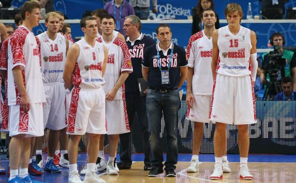 На турнире в Литве некрасиво обошлись с гимном России. Фанаты стояли и плакали - «Баскетбол»